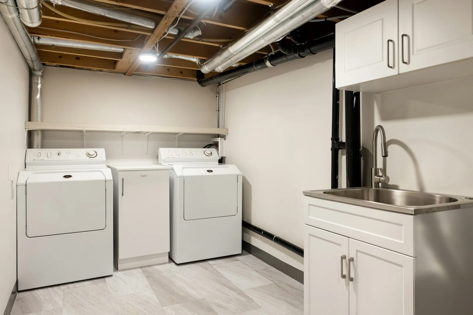 Frigidaire Dryer FFQE5000QW