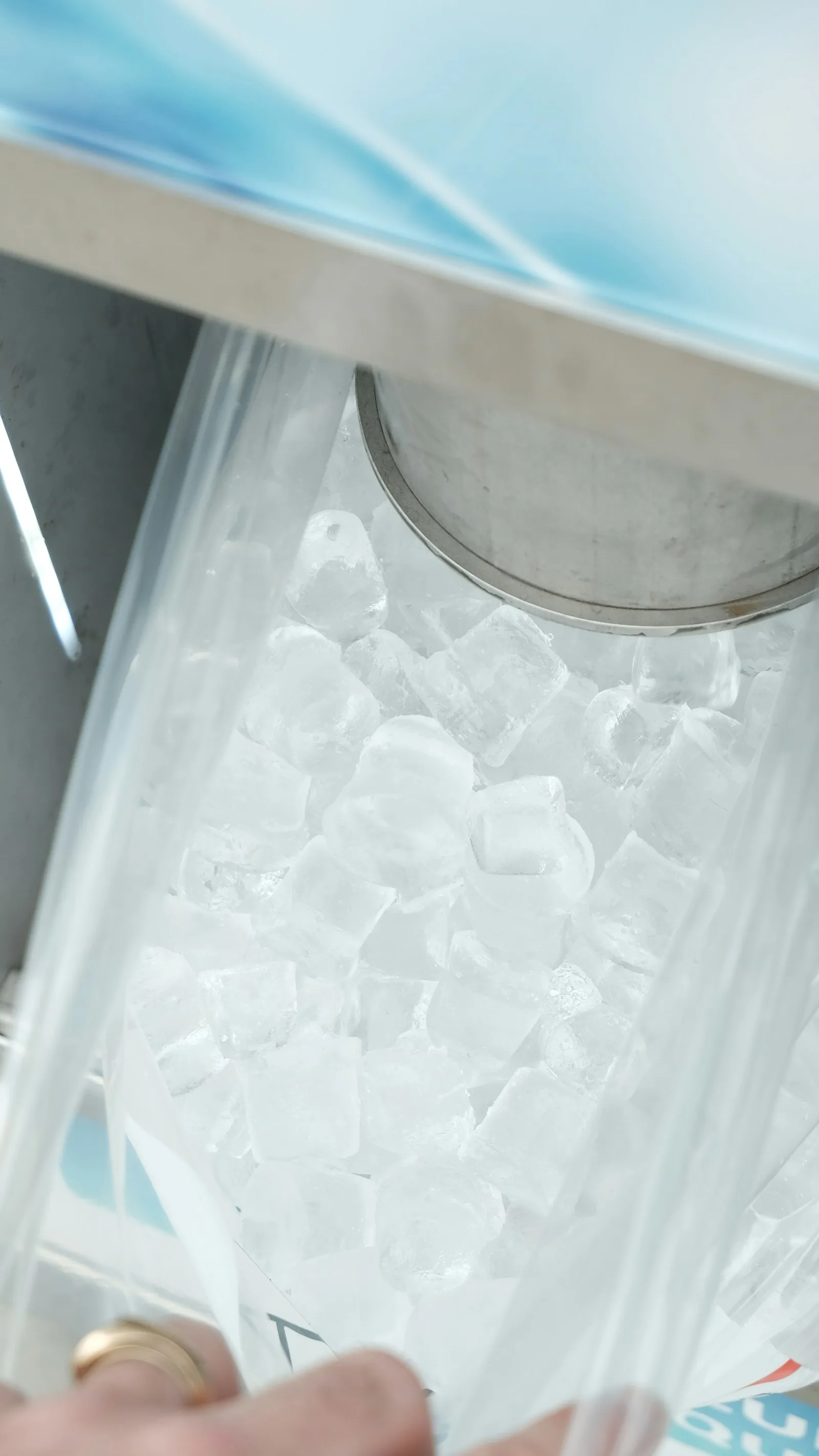 Frigidaire Ice Machine